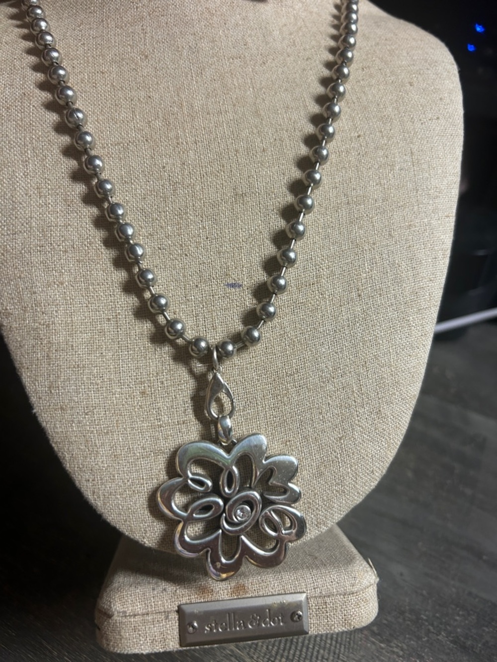 Stellaโ & Dot Silver Floral Statement Necklace